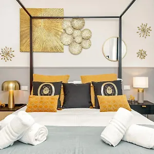 Bauhaus - Sleepwithme - Free Parking - Free Braeakfast - Very Friendly Staff Appartement